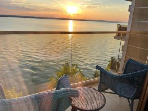 G&L place by the lake Solid Residence